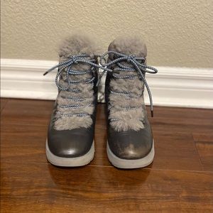 UGG Vikki Waterproof Leather Boots